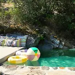 Vakantiehuis Historic Chestnut Kiln With Pool In The Cevennes Sumène